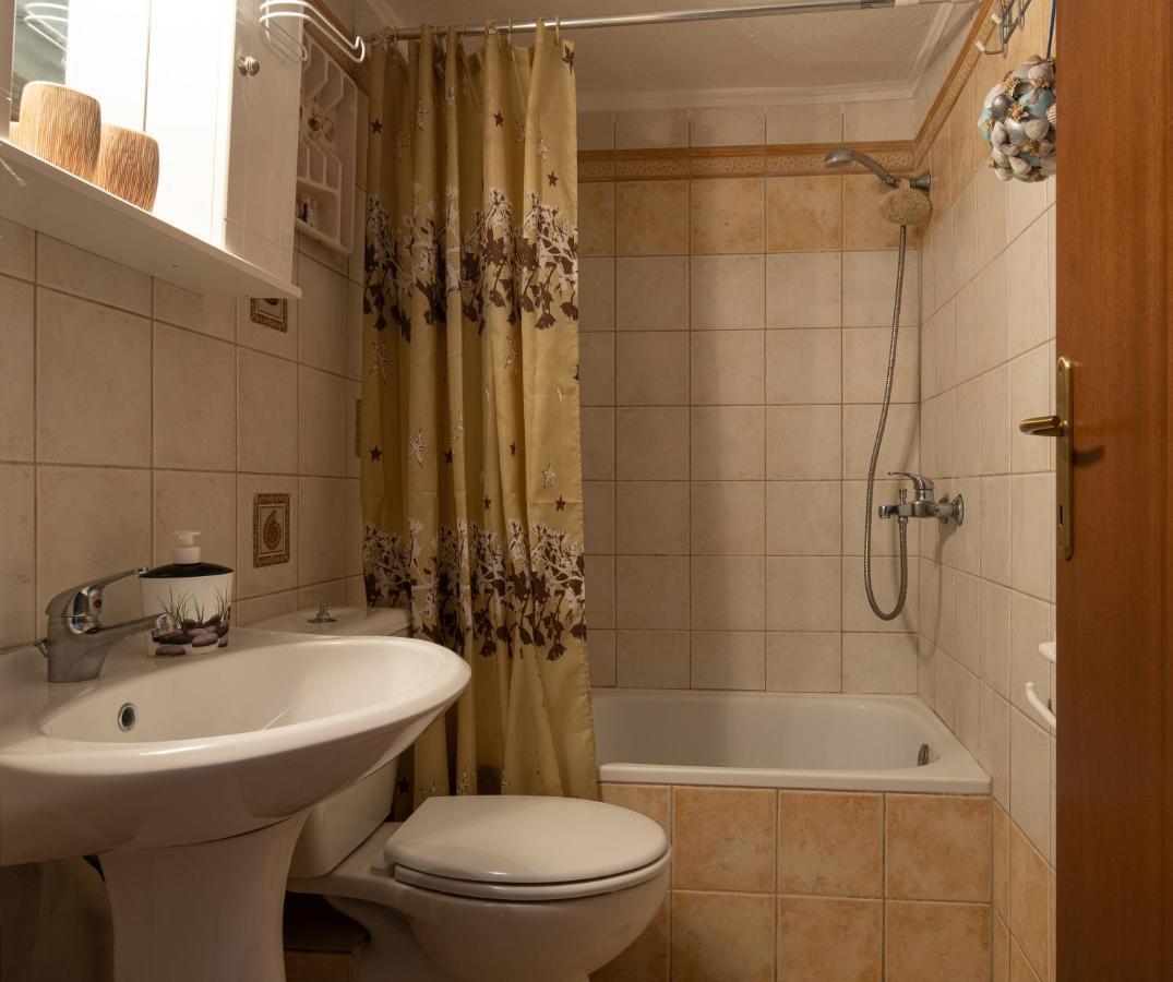 Antique Apartment Afytos Eksteriør billede
