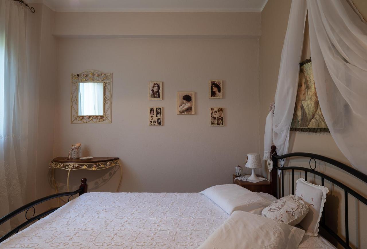 Antique Apartment Afytos Eksteriør billede